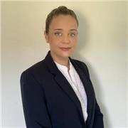 Titulada en turismo, dirijo mis clases a alumnos que necesiten apoyo en materia enfocada al sector.